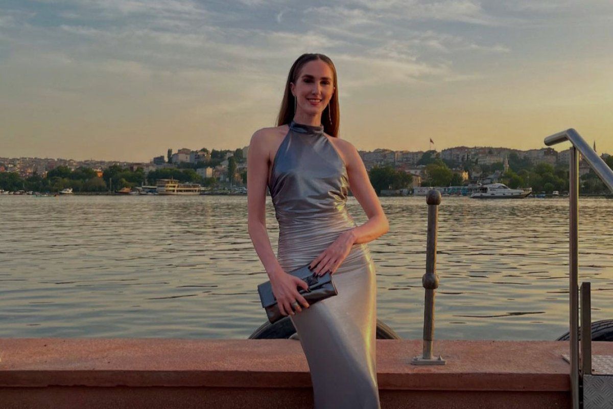 Svjetski mediji se, također,  bave ovom temom, a Idil čak optužuju da je takmičenje namješteno, odnosno da je pobijedila "preko veze".