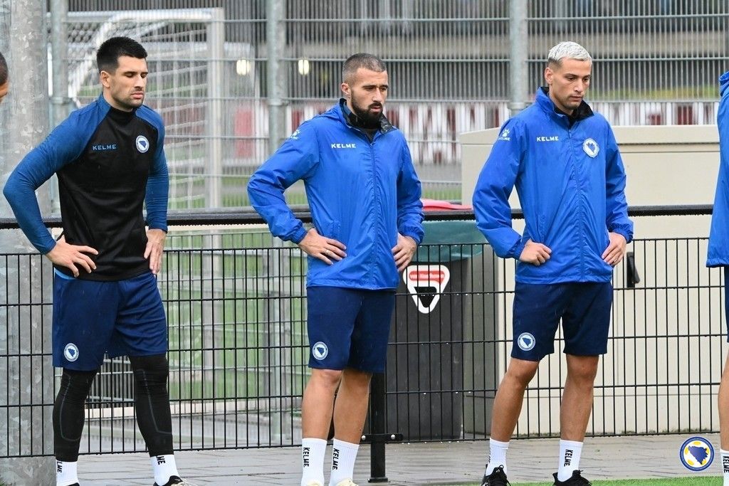 Ovaj vezista član je ekipe TSC iz Bačke Topole, sa kojom već drugu godinu zaredom nastupa u Evropskim takmičenjima