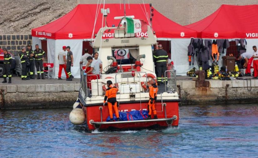 Kapetan drugog broda koji im je priskočio u pomoć i svjedočio potonuću luksuzne jahte 19. augusta kaže da Angela Bacares nije htjela otići odande sve dok ne pronađu supruga i kćer.