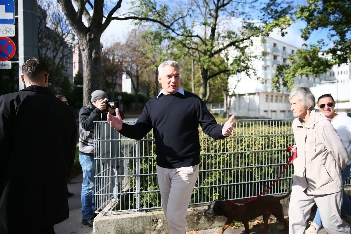 Ko god pobijedi, neće dobiti apsolutnu većinu, pokazuju ankete, ali će tražiti pravo da vodi koalicionu vladu