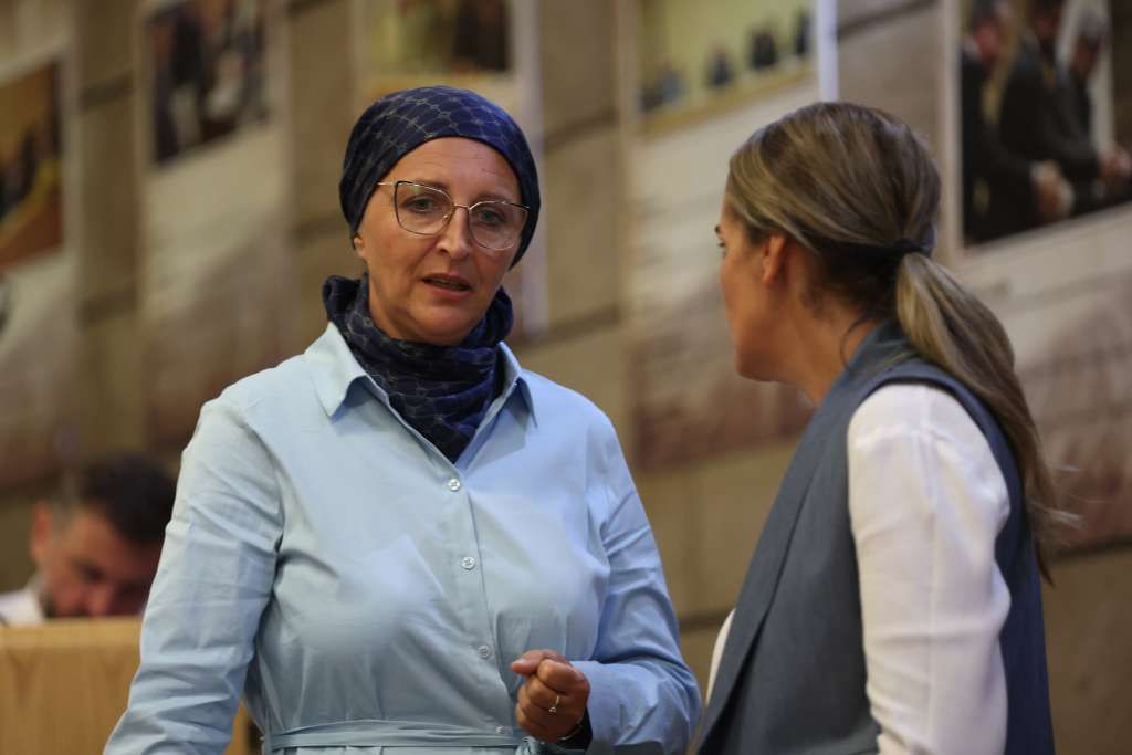 Nadam se da će rukovodstvo Predstavničkog doma Parlamenta FBiH konačno početi sa sazivanjem i održavanjem sjednica, navela je