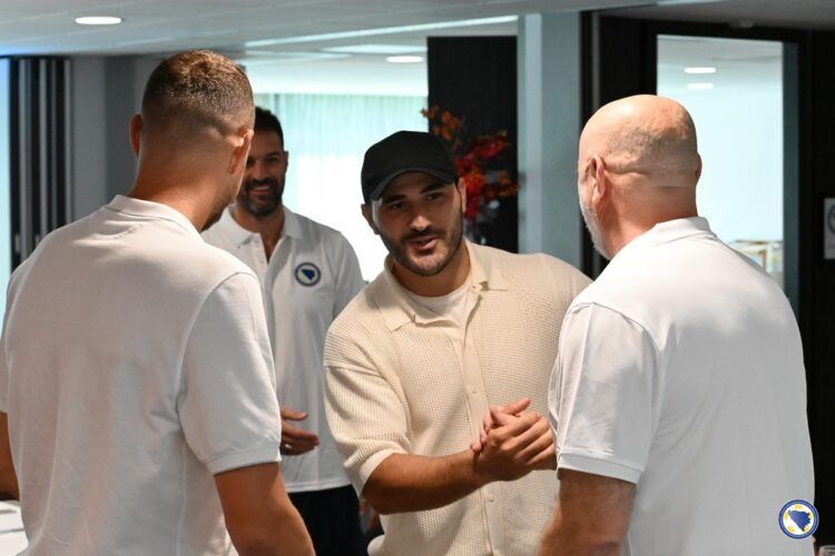 Kolašinac je zadobio povredu nožnog mišića u finalu Superkupa protiv Real Madrida, nakon čega je propustio tri ligaška duela Serie A protiv Leccea, Torina i Intera.