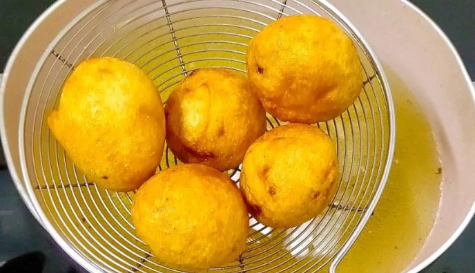 Ovaj recept pretvara ostatke pire krompira u ukusne pohovane zalogaje.