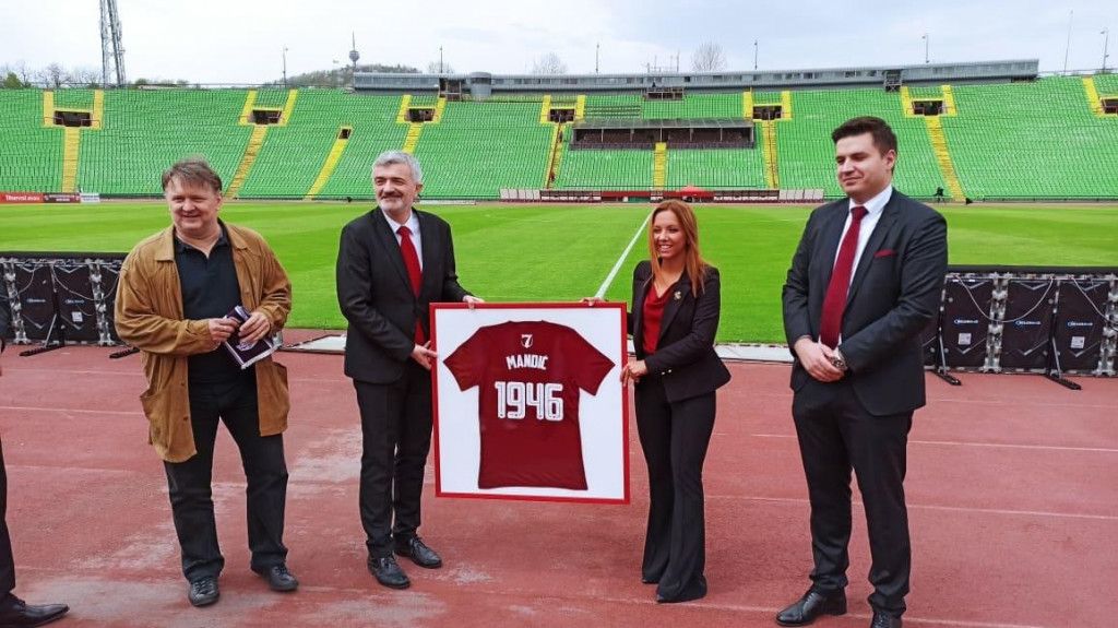 Valjda su već ranije prevareni navijači FK Sarajevo naučili nešto u ove četiri godine vodeći se poslovicom da je obećanje ludom radovanje.