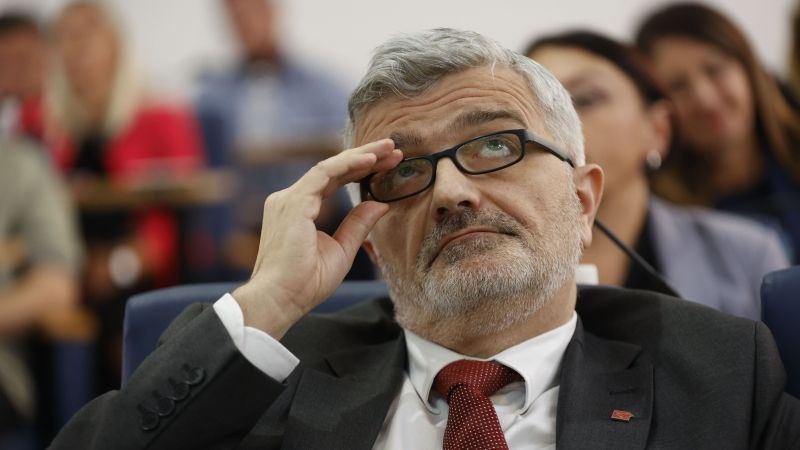 Valjda su već ranije prevareni navijači FK Sarajevo naučili nešto u ove četiri godine vodeći se poslovicom da je obećanje ludom radovanje.