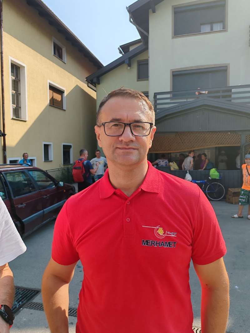 Merhamet Bihać podijelio 100 humanitarnih paketa