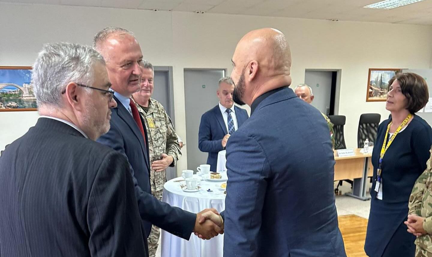 Na poziv komandanta EUFOR-a, generalmajora Lászlóa Sticza, prisustvovao je danas  svečanoj ceremoniji 