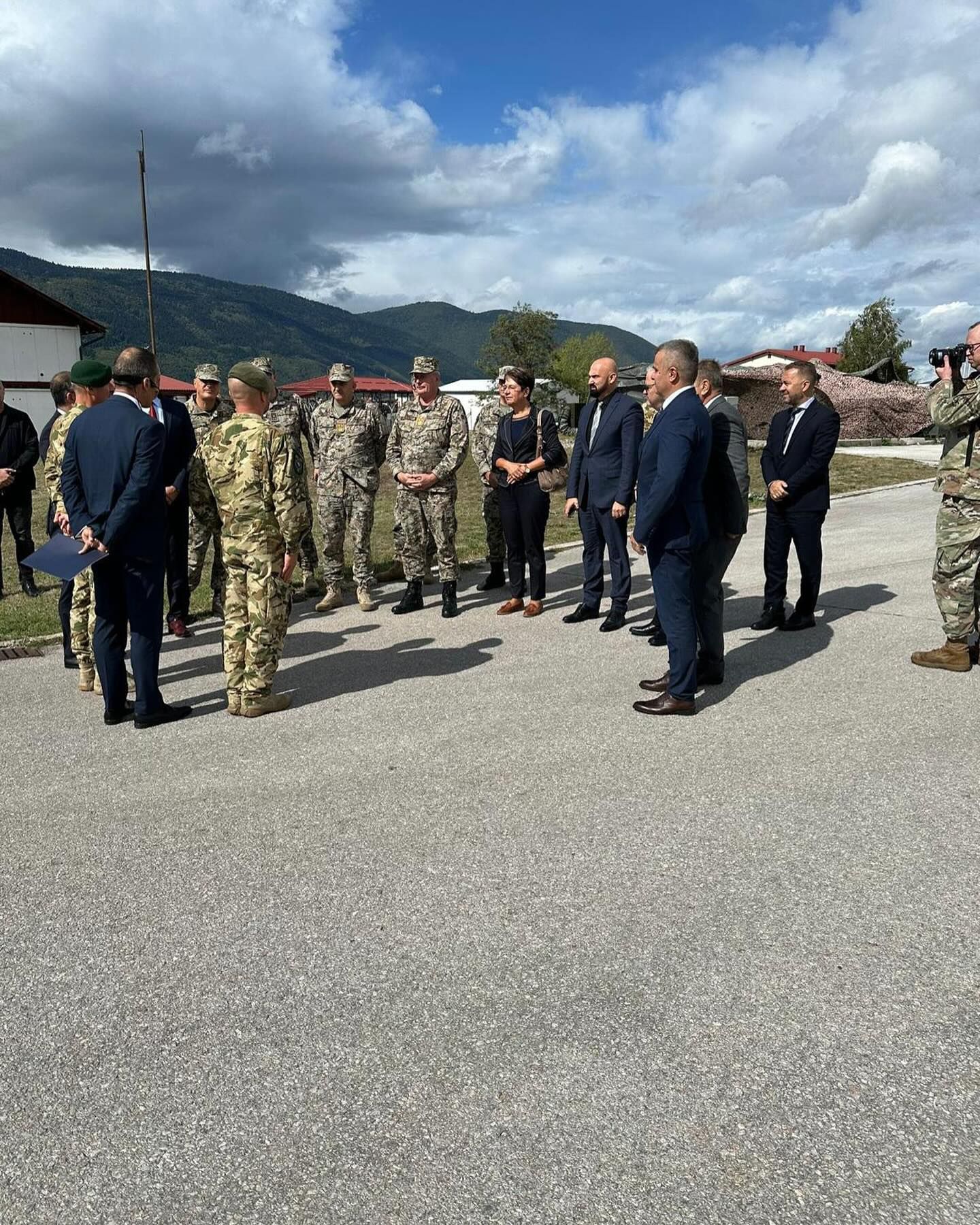 Na poziv komandanta EUFOR-a, generalmajora Lászlóa Sticza, prisustvovao je danas  svečanoj ceremoniji 