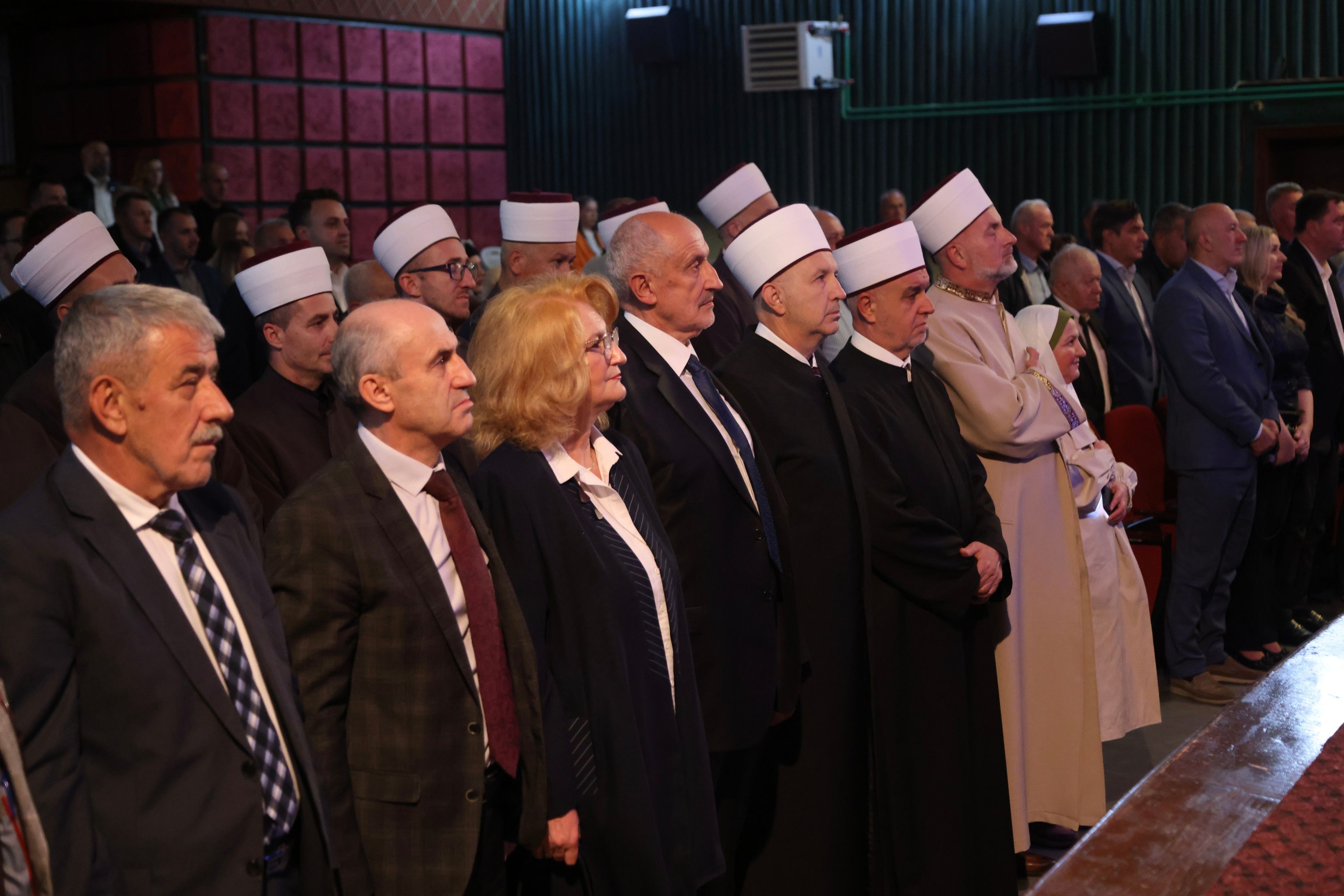 Priznanja dobitnicima uručio je reisul-ulema Islamske zajednice u Bosni i Hercegovini Husein-ef. Kavazović, kazavši da su u pitanju ljudi koji ovakvo priznanje zaslužuju.