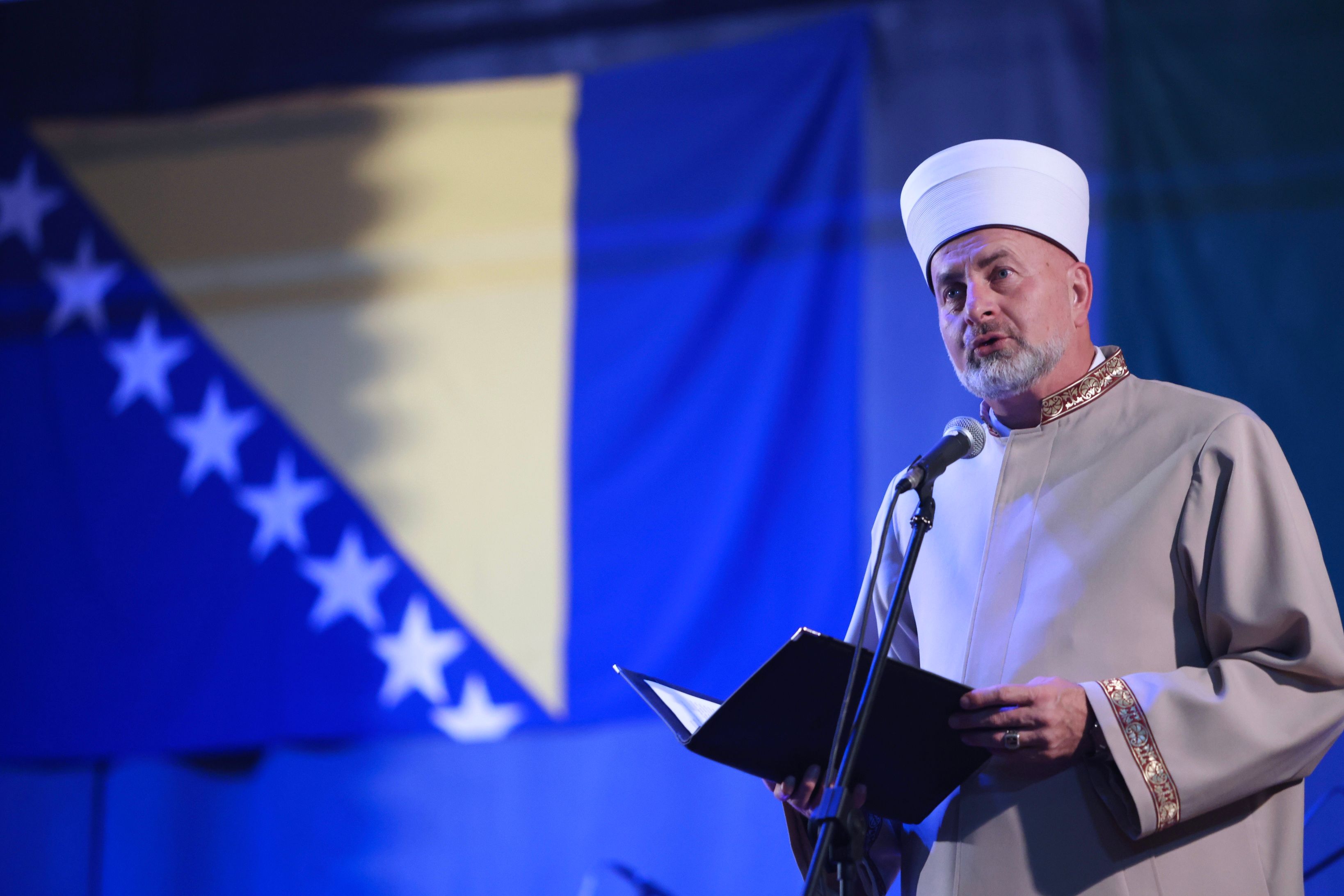 Priznanja dobitnicima uručio je reisul-ulema Islamske zajednice u Bosni i Hercegovini Husein-ef. Kavazović, kazavši da su u pitanju ljudi koji ovakvo priznanje zaslužuju.