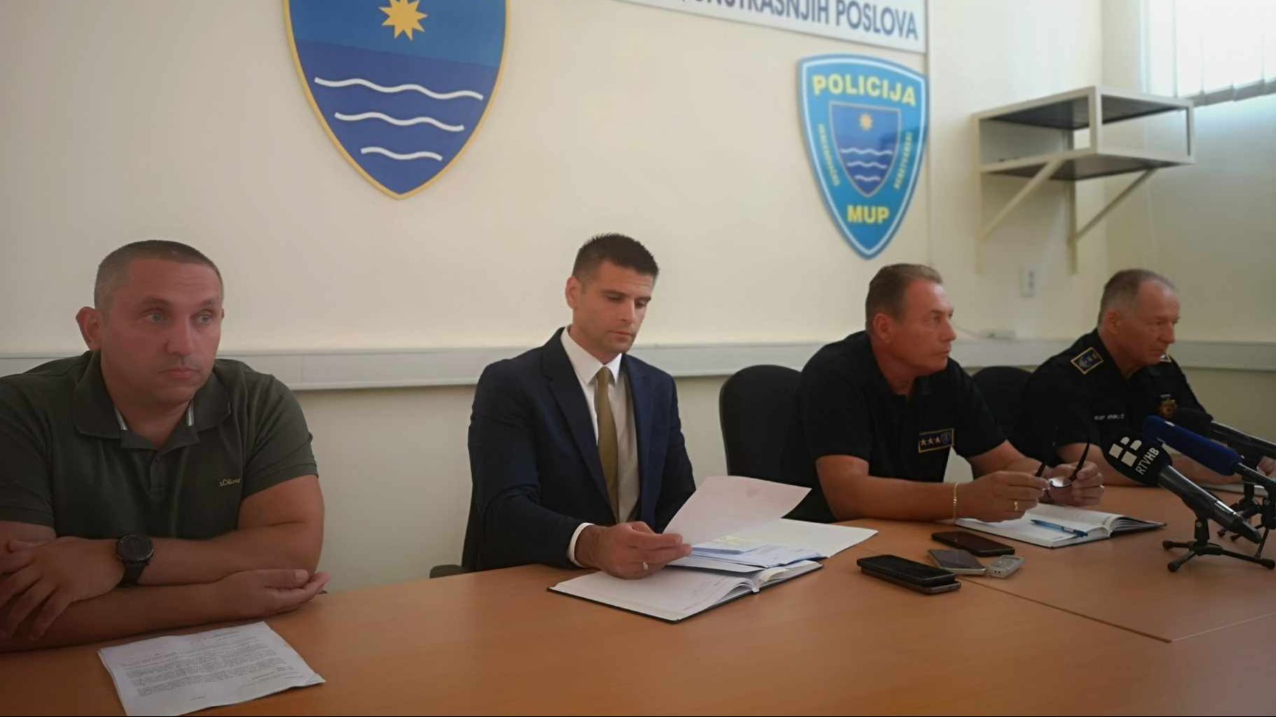 Policijski komesar HNK, Robert Perić, također, pohvalio je rad policije i saradnje sa pripadnicima OSA-a u vezi događaja iz Konjica