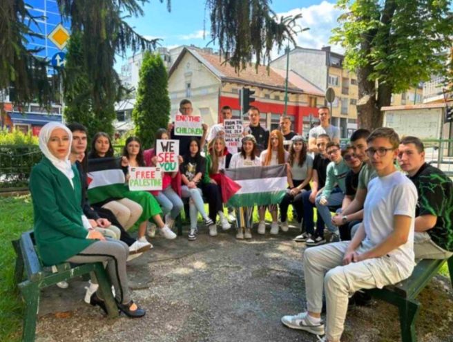 Sada je direktorica otvoreno rekla profesorici da ne dolazi u ponedeljak na posao, jer dolazi na njeno mjesto neko s biroa.