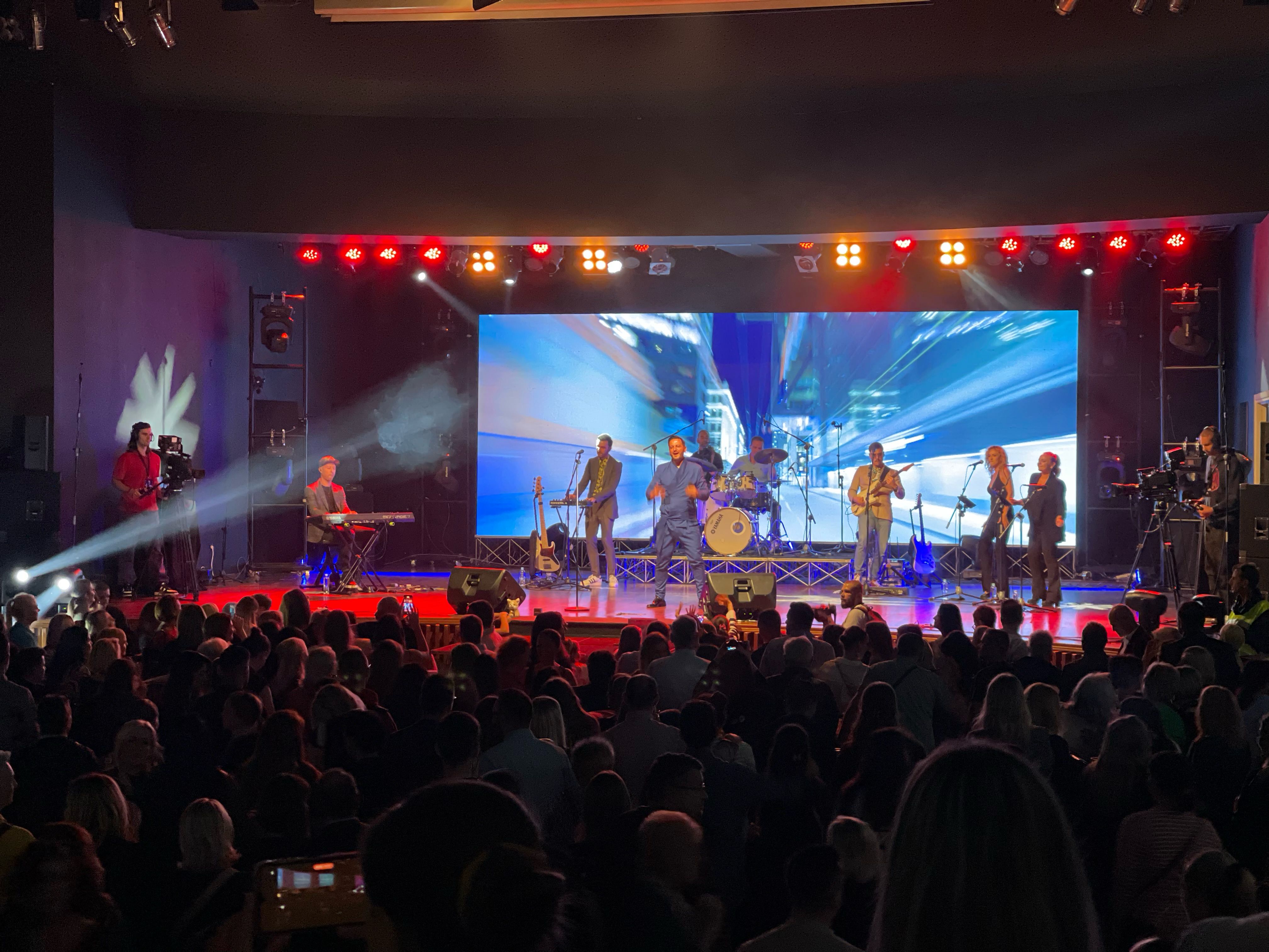 Ovim koncertom Neno je otvorio jedno novo poglavlje u svojoj muzičkoj karijeri                           