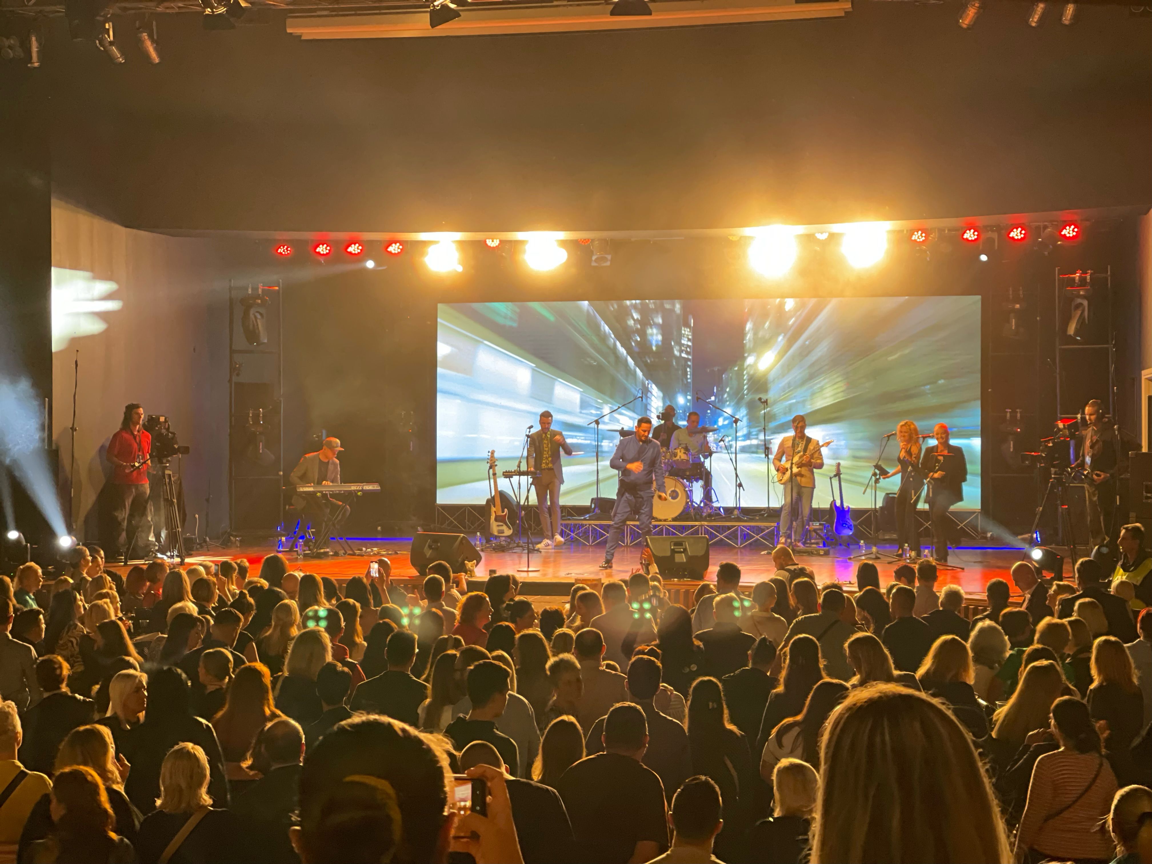 Ovim koncertom Neno je otvorio jedno novo poglavlje u svojoj muzičkoj karijeri                           