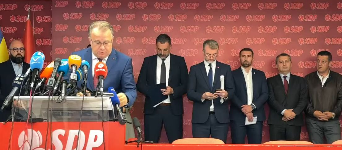 Vjerujem da su građani u Fedreciji imali priliku ocjeniti ko ste i šta ste i da će vam na ovim izborima poslati jasnu poruku - pišu građani