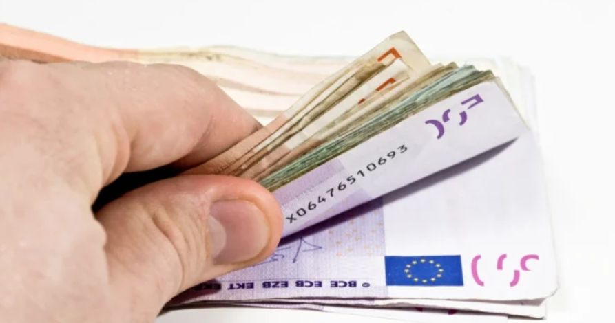 U nastavku analiziramo zašto bh. radnici često prihvataju jedan ili dva dodatna posla i zašto mnogi od njih ne traže bolje uslove rada u inostranstvu, uprkos privlačnim ponudama