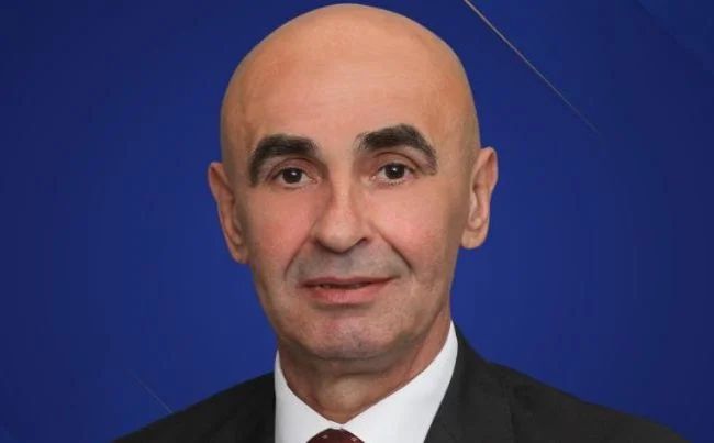 Zbog optužbi i interesa javnosti, Begović je odlučio povući se iz izborne utrke, iako je već nosilac liste za Općinsko vijeće