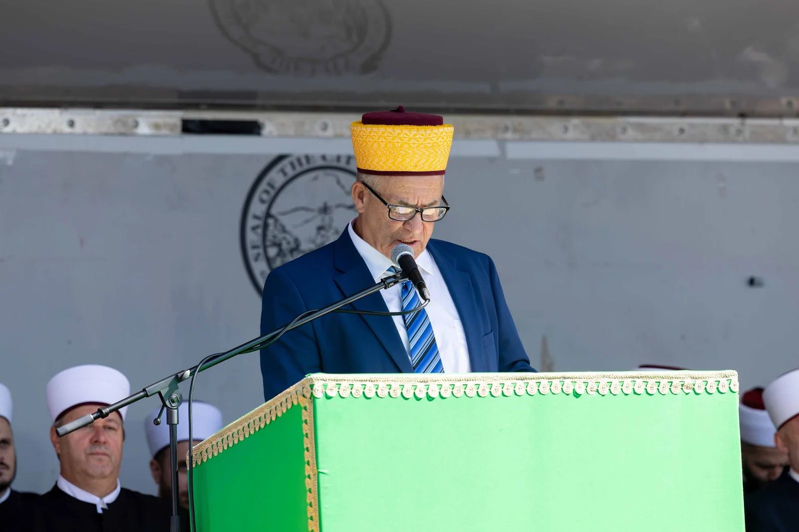 Uz veliki broj vjernika, svečanom otvorenju prisustvovali su izaslanik reisul-uleme bihaćki muftija hfz. Mehmed-ef. Kudić, gradonačelnik Utice Mike Galime, senator Joe Griffo