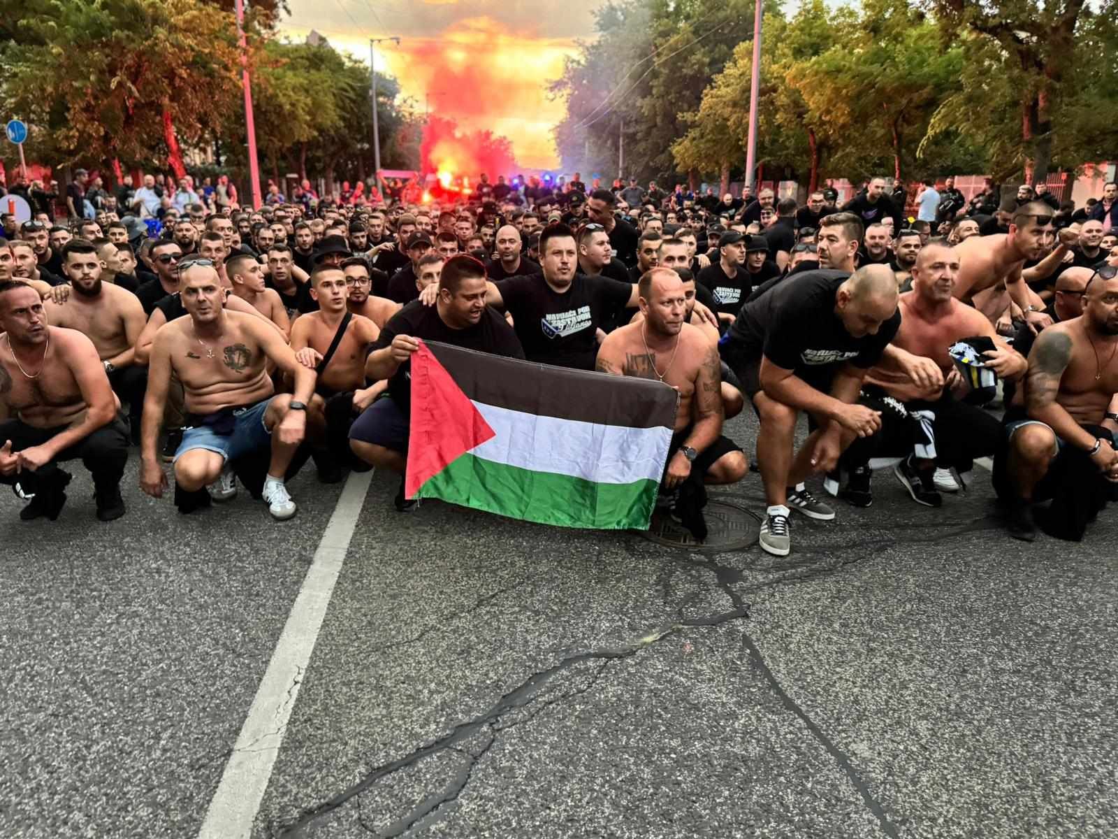 Naši navijači ulicama Budimpešte skandiraju ime svoje države ali i uzvikuju „Palestina"