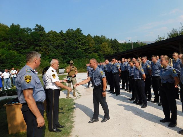 Svečanoj ceremoniji prisustvovao je policijski komesar Uprave policije kantonalnog MUP-a Faik Adilović