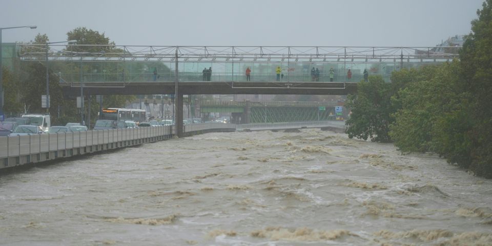 Postoje osnovni koraci koji mogu da povećaju vaše šanse za preživljavanje ako se nađete u vodenoj bujici