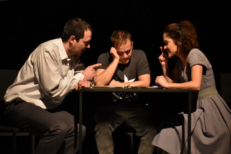 Ova predstava će na matičnoj sceni Zeničkog pozorišta biti izvedena u srijedu, 11. septembra u 20 sati