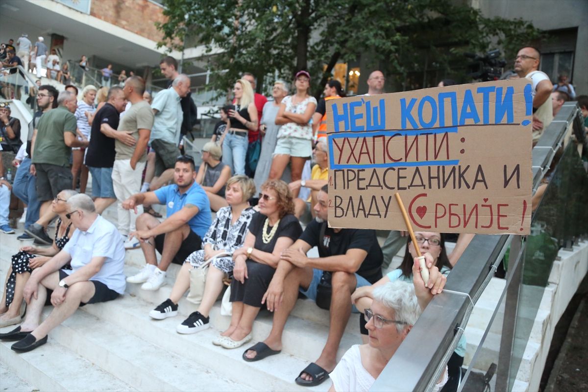Povodom iskazivanja podrške svim aktivistima koji su privođeni nakon ranijih protesta protiv iskopavanja litijuma