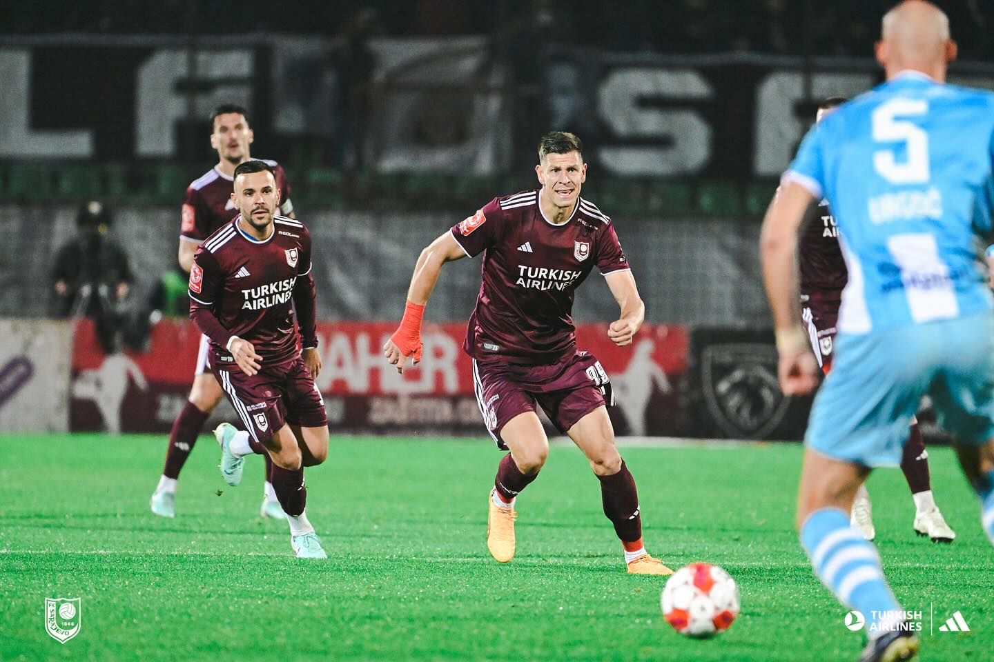 Osim što je ostalo bez tri boda, Sarajevo je dobilo i crveni karton, jer je Nidal Čelik dobio direktan crveni karton.