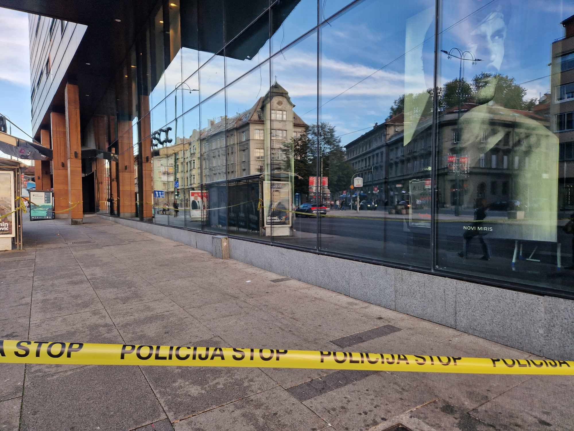 Odmah je naložena evakuacija objekta a zatim se pristupilo kontradiverzionom pregledu.