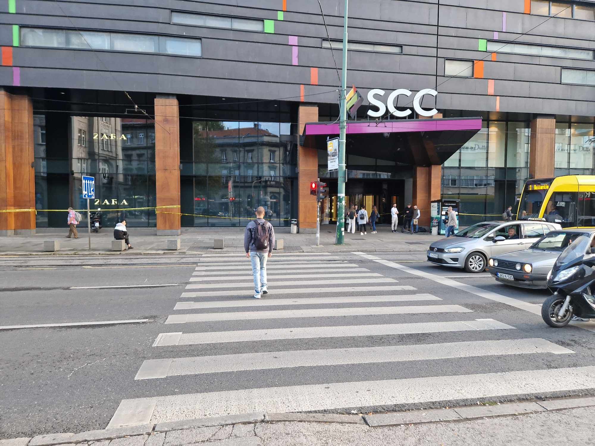 Odmah je naložena evakuacija objekta a zatim se pristupilo kontradiverzionom pregledu.