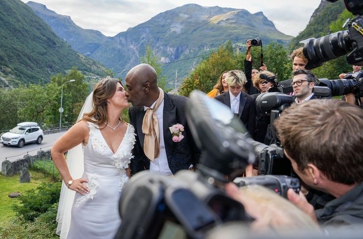 Norveška princeza udala se za biseksualca: Objavljene fotografije raskošnog vjenčanja