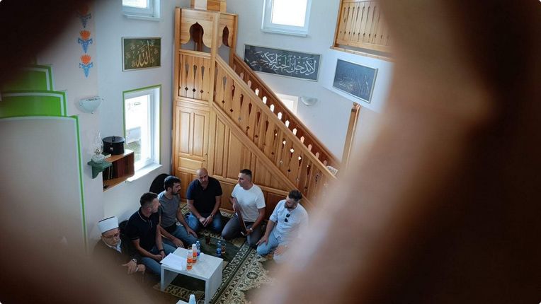 Gradnja džamije i održavanje vjerskog života u Bogovićima su zbližili mještane, a kako kažu, sama džamije je bila dobar povodo da se ljudi upoznaju i druže