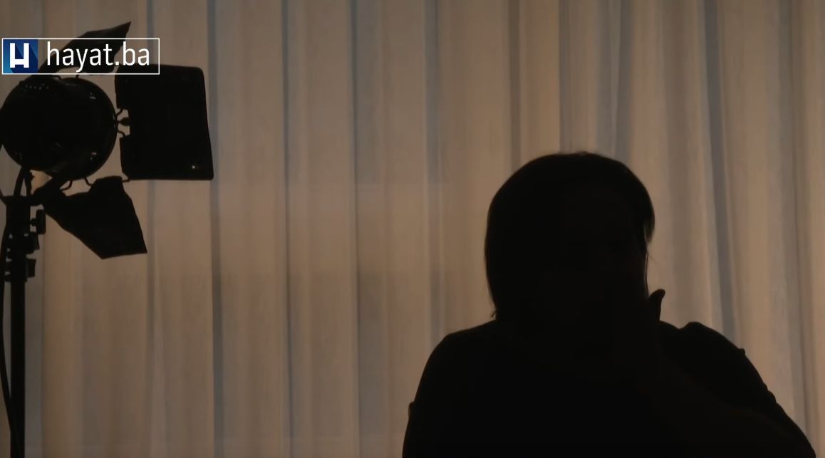 Usmrtio ženu tupim predmetom“, „Pokušaj femicida u bh. gradu: Pred djetetom nožem ubo suprugu u vrat“ – ovo su dva naslova koja su objavljena samo u posljednja dva dana