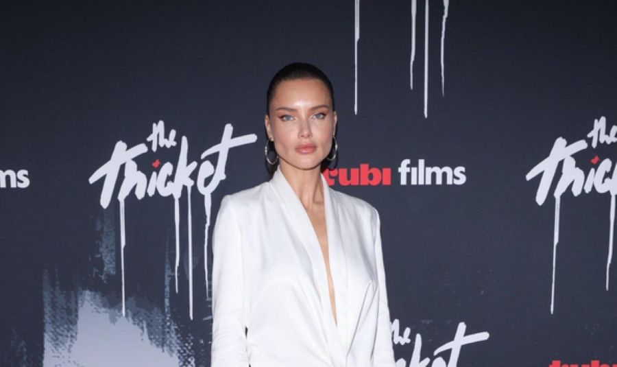 Bivša manekenka bila je u društvu kćerki Siene i Valentine i svog partnera, s kojim je dobila sina