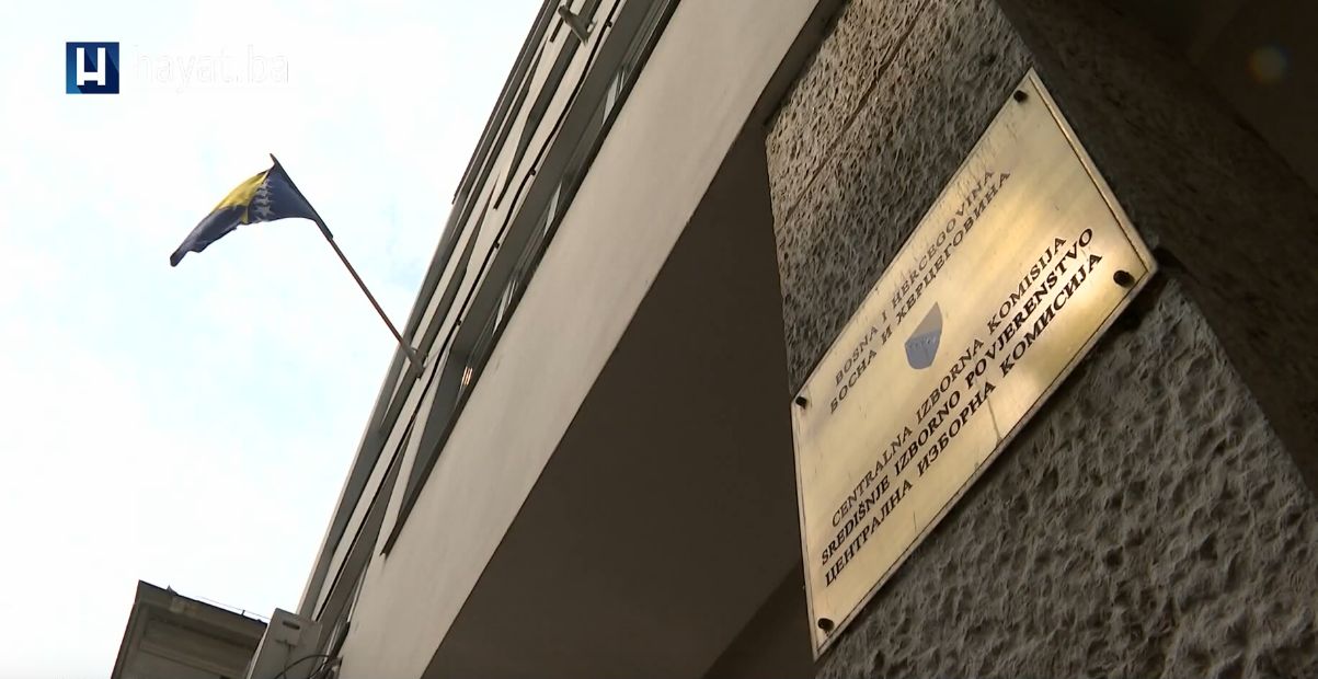 Ono što zbunjuje jeste da je prema popisu iz 2013-e godine BiH imala ukupno 3,53 miliona stanovnika.