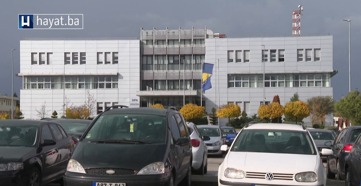 Konstatovano je da je na Javni konkurs pristiglo ukupno šest prijava, koje su ocijenjene kao blagovremene, kompletne i uredne.