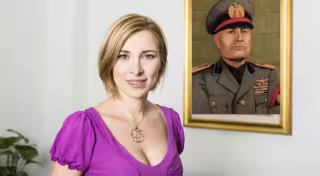 Naprijed Italija, dio vladajuće koalicije, također se predstavlja kao stranka koja brani tradicionalne kršćanske vrijednosti, ali se smatra liberalnijom po pitanju građanskih prava