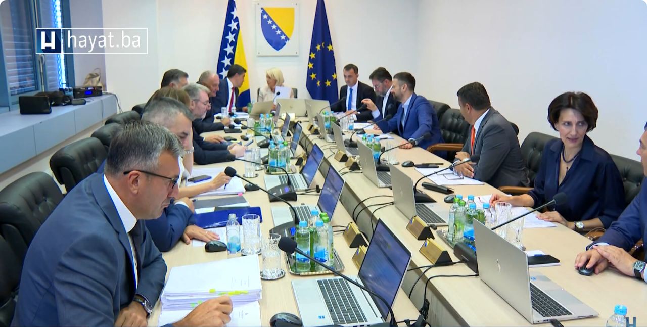 Imenovanje jednog čovjeka u jednu državnu agenciju ponovo bi moglo da dovede do blokada rada Savjeta ministara