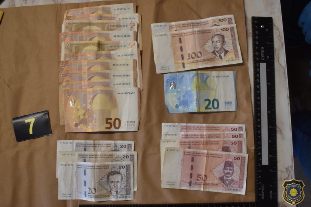 U Čapljini uhapšena jedna osoba, pronađeno oružje i droga