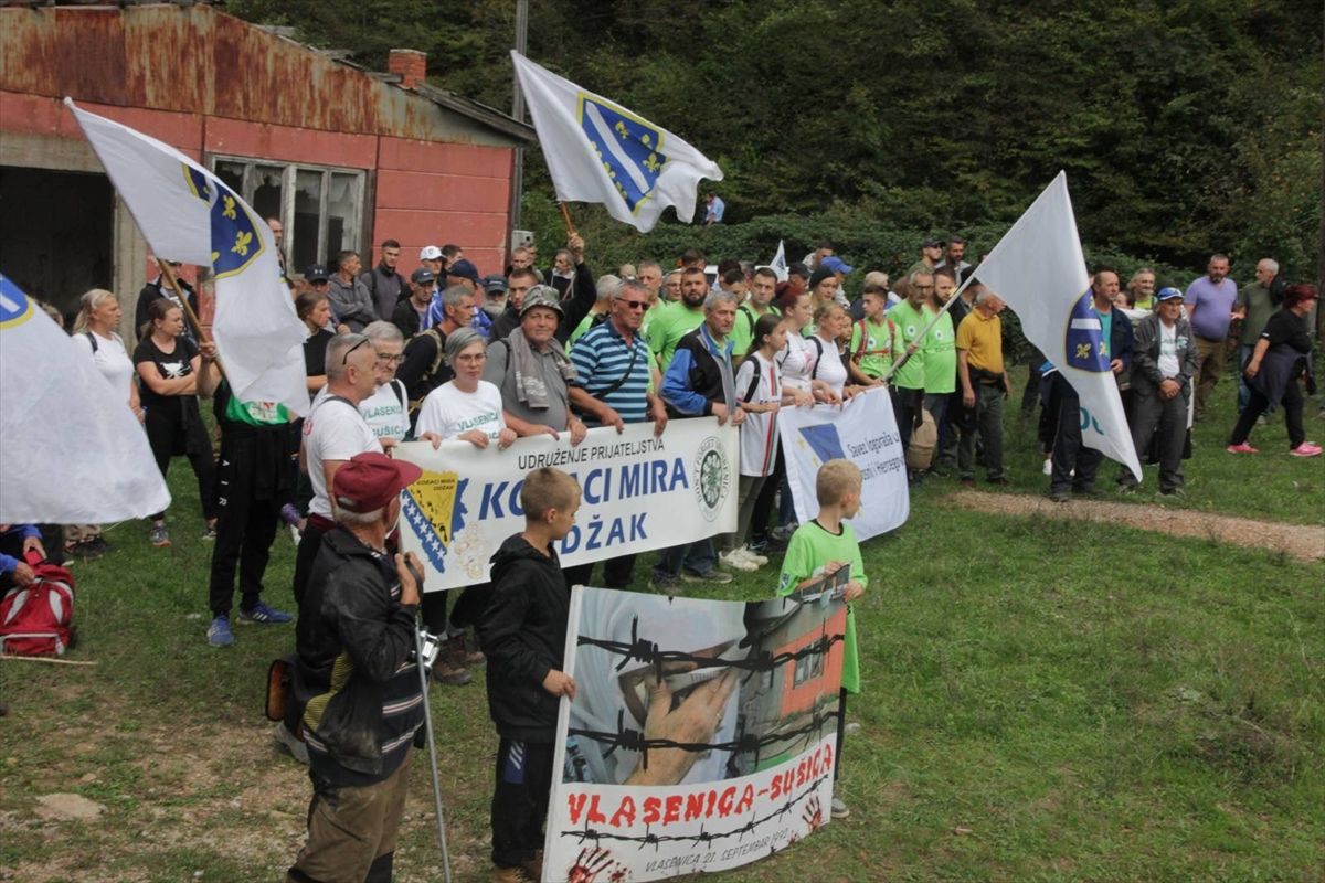 Ispred hangara logora Sušica održan je vjerski program, proučena Fatiha za sve žrtve velikosprskih zločina