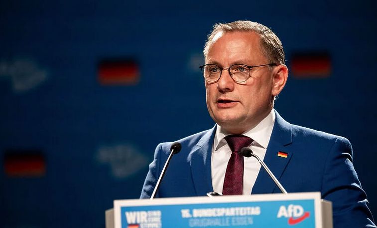 Jedan od lidera AfD-a Tino Chrupalla objavio je da su rezultati jasni, i da oni trebaju formirati vlast barem u jednoj od ove dvije regije