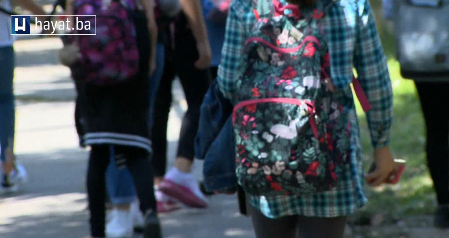 Da bi se obrazovali, pješačit će i po 40 minuta u jednom smjeru 