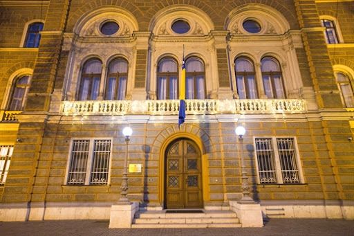 
Istaknuto je da osigurana podrška olakšavaju rad škole i odvijanje nastavnog procesa