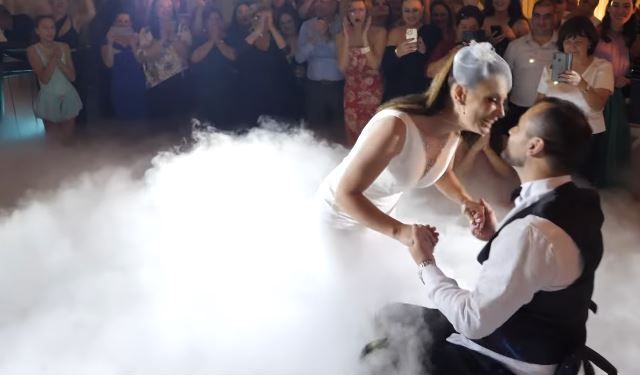 Njihov video prvog plesa i fotografija s vjenčanja u junu ove godine postali su hit na TikToku i drugim mrežama, privukavši hiljade pregleda i pozitivnih reakcija