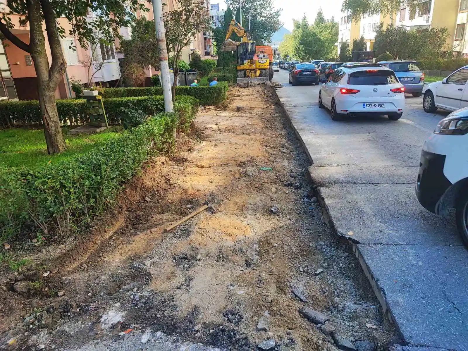 U Olimpijskoj ulici je planirana izgradnja izdignute plohe, na centralnom djelu, gdje je najveća frekvencija ljudi sa jedne na drugu stranu naselja.
