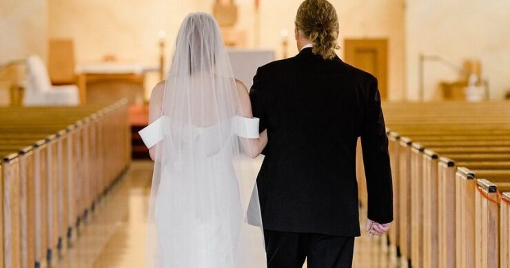 Kuma joj na vjenčanju u kovertu stavila 50 eura, a ubrzo je saznala šta stoji iza takve odluke