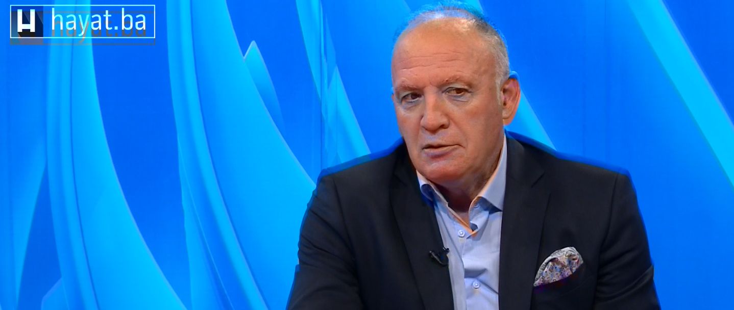 Nakon serije poraza, u četvrtom nastupu pod novim selektorom Sergejem Barbarezom Fudbalska reprezentacija Bosne i Hercegovine na gostovanju u Mađarskoj osvojila je i prvi bod