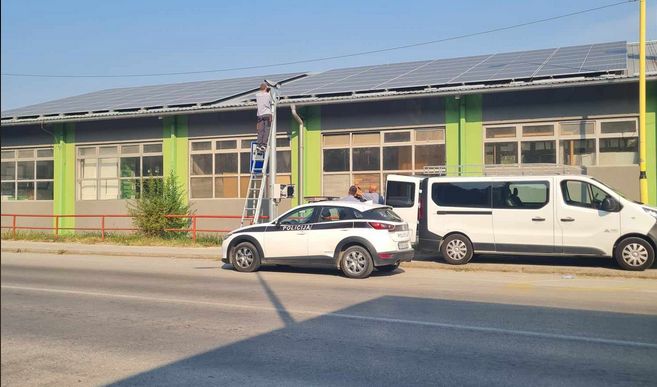 Kako smo ranije objavili, ovaj incident se dogodio u kasnim noćnim satima, a prema izjavama građana, radar je bio u pogrešnom položaju više od mjesec dana