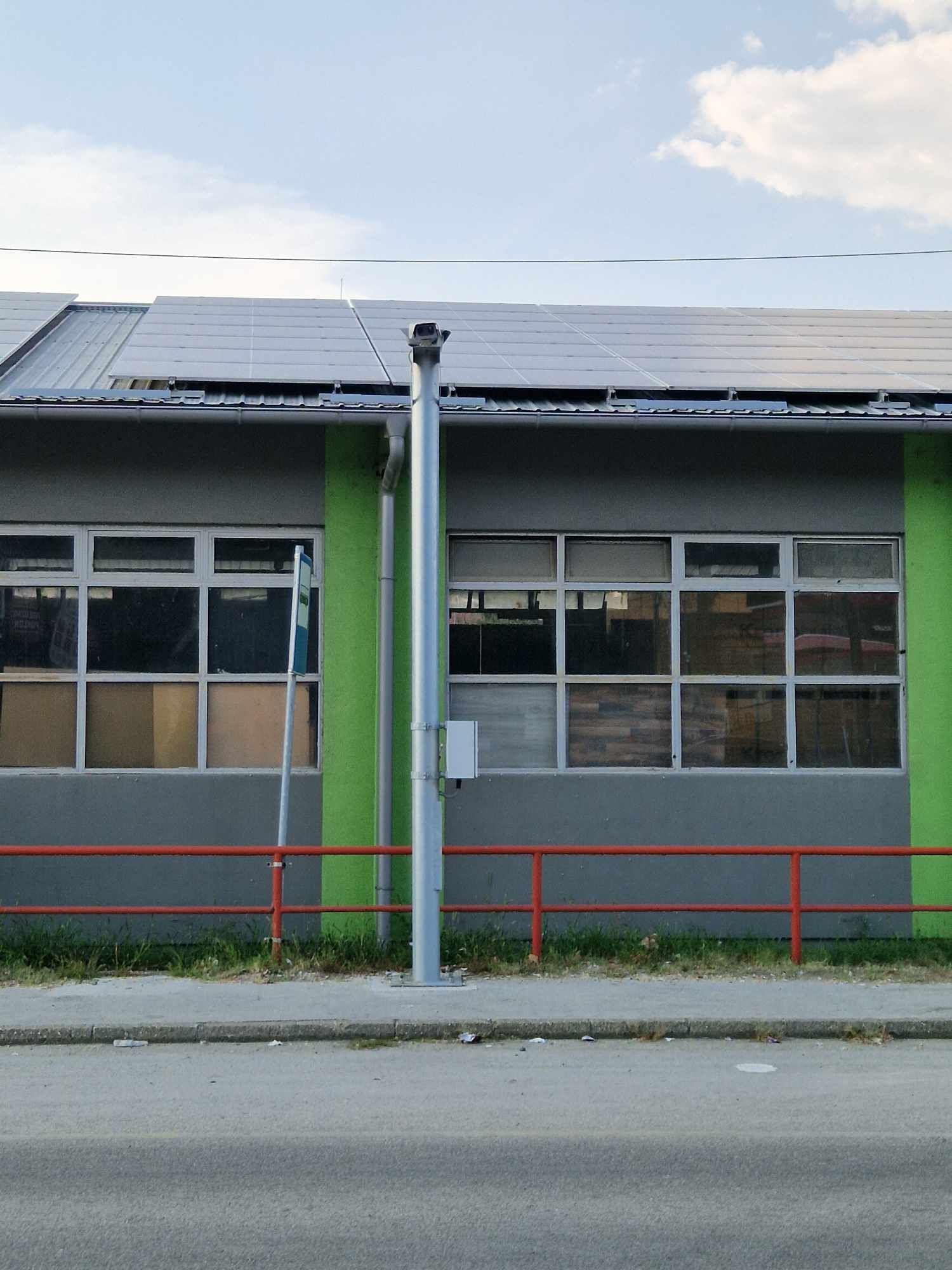 Dok čekamo da se nadležni potruditi da se radar vrati u svoj prvobitni položaj, ostaje mjesto gdje neodgovorni vozači slobodno divljaju, stvarajući prijetnju građanima