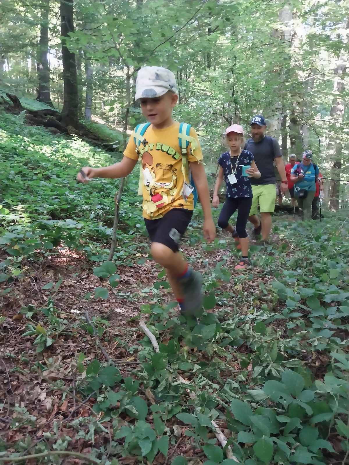 Zahvaljujući vrijednim članovima PSD Poštar-Zenica koji su nekoliko dana čistili stazu i odlično je pripremili za ovaj planinarski pohod staza je bila prohodna i bezbjedna.
